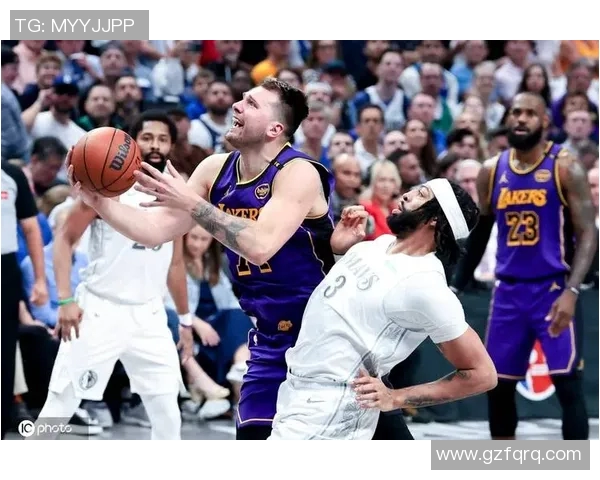 2018年詹姆斯对阵太阳的精彩对决回顾与分析